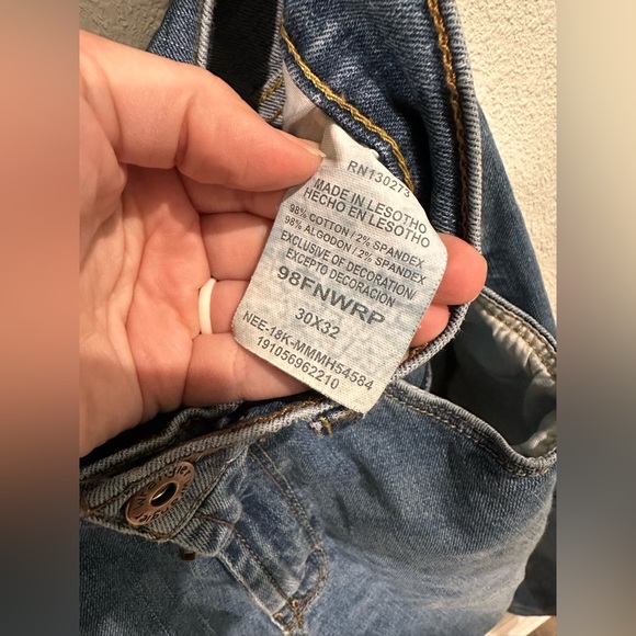 Wrangler Men's Relaxed Fit Blue Jeans - Picture 4 of 5